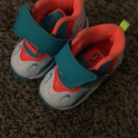 Nike - Picture 4 of 4